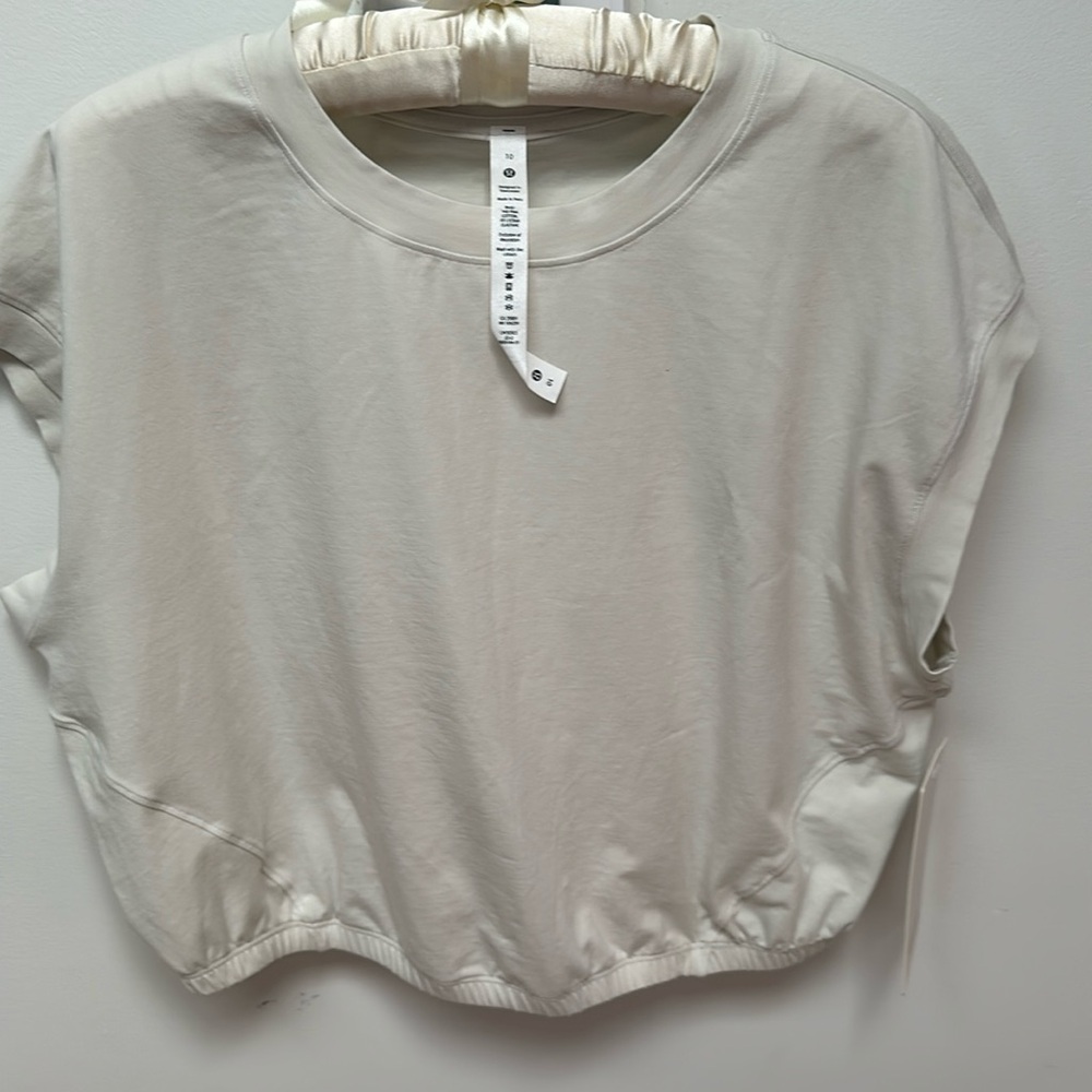 Lululemon wide sleeve gathered hem t-shirt size 10